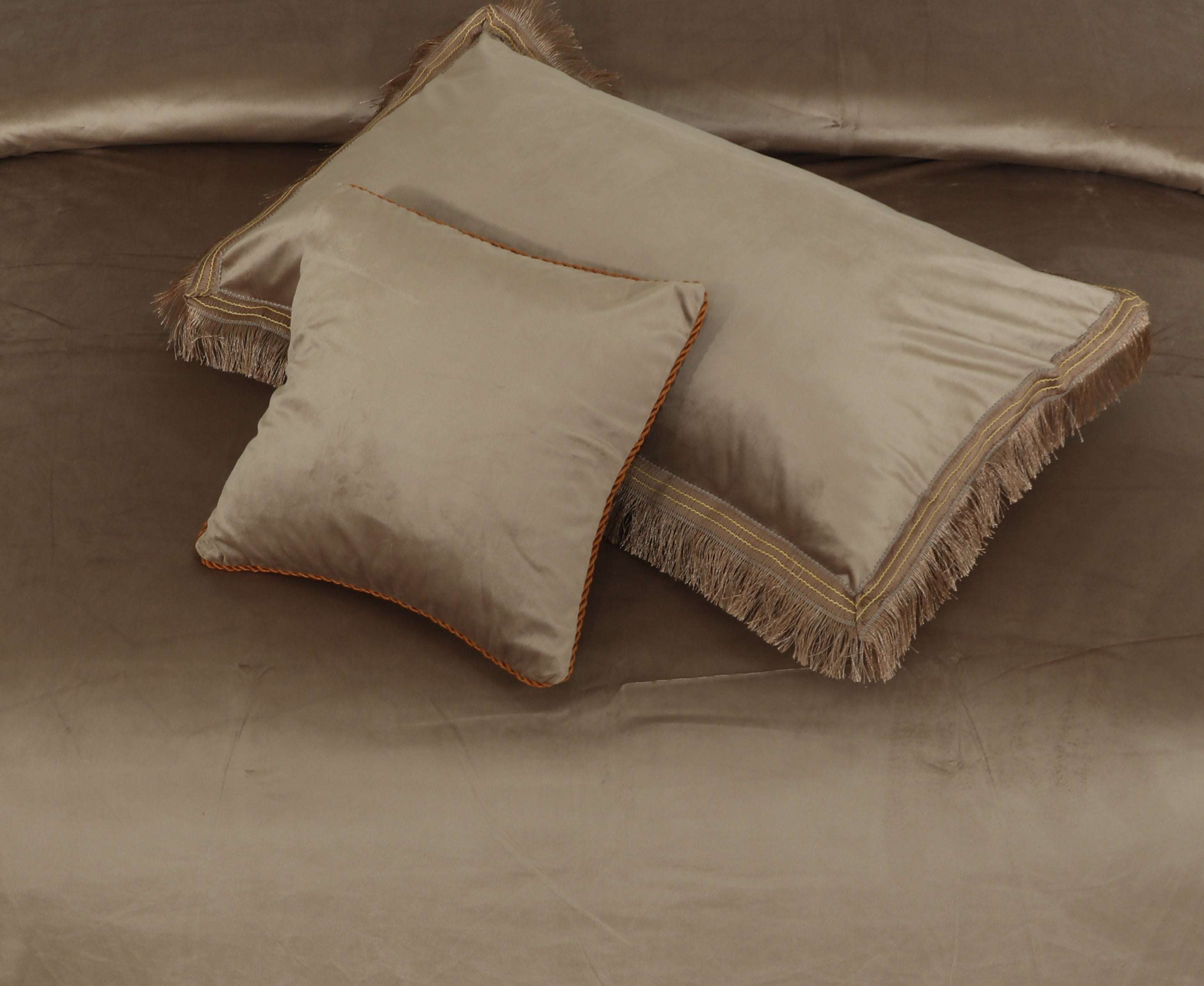 Heavy Velvet & Leather Bed Sheet Set – 4 Pcs Design Code 562