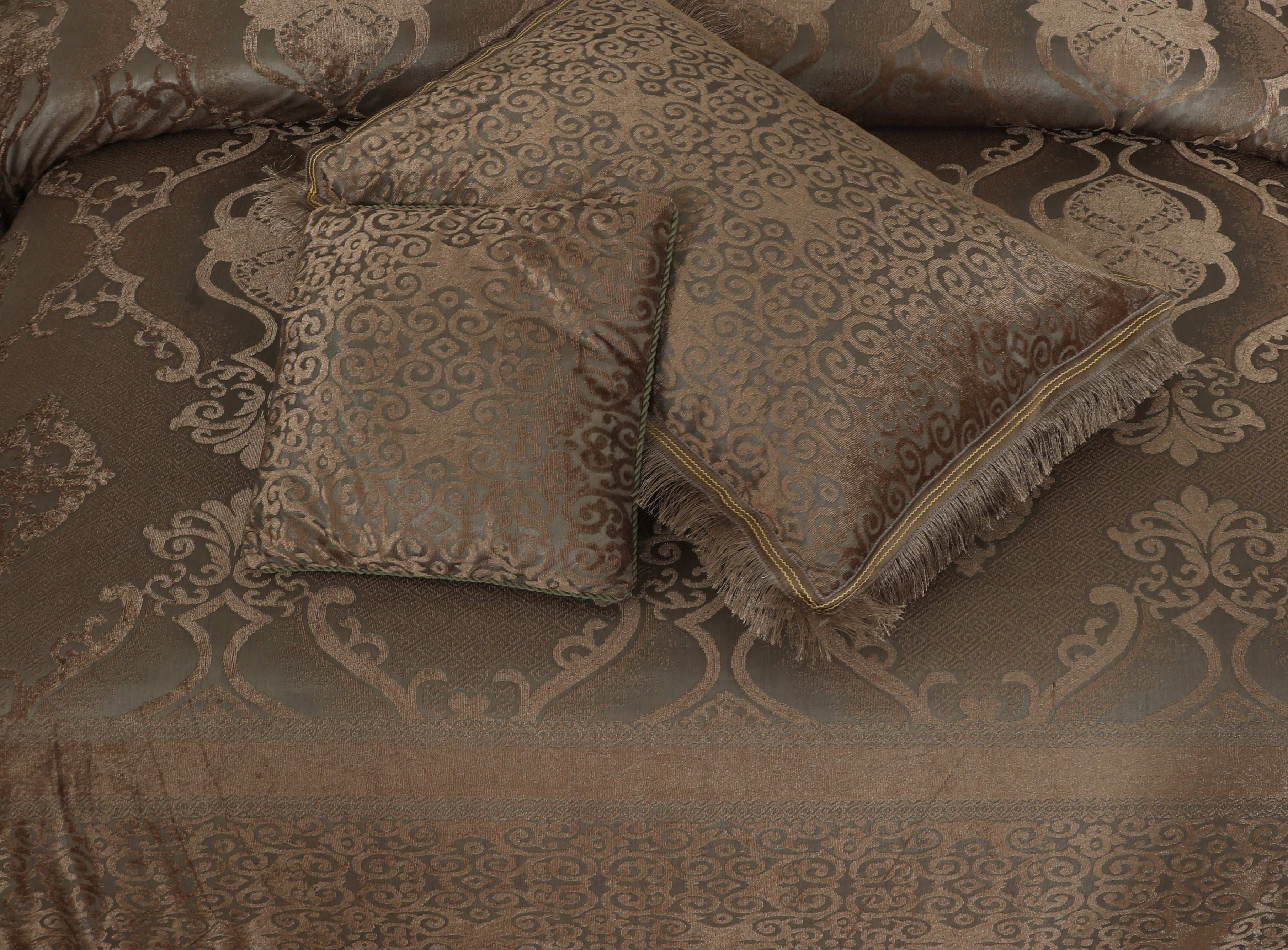 Heavy Palachi Bed Sheet Set 4 Pcs Design# 555